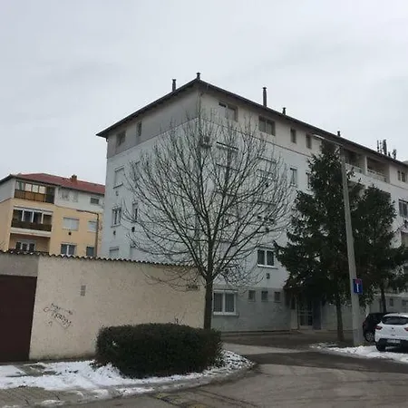 Διαμέρισμα Pek Apartman